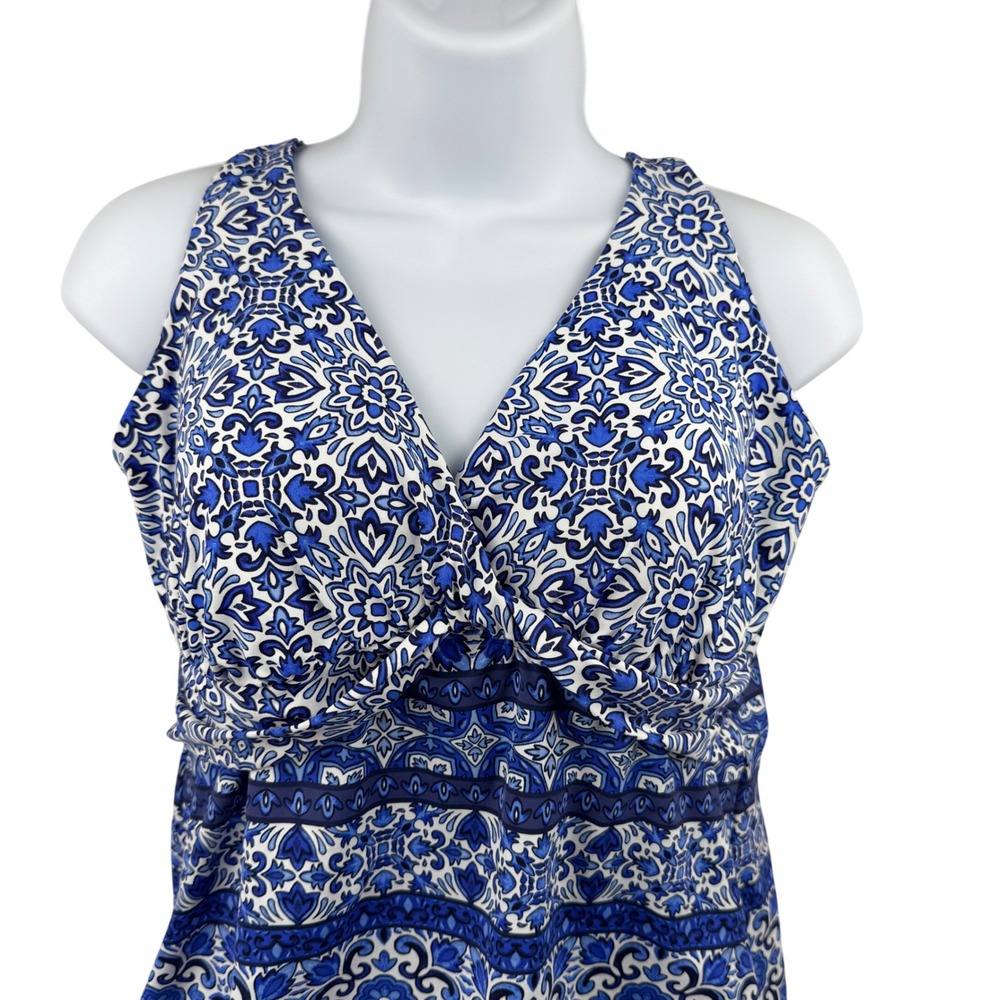 Lands' End Tankini Top Womens 12 Blue White Medallion Tile Twist Front - Picture 4 of 11